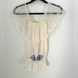 Super cute lace and embroidered top by Queen & Pawn size small cotton & silk